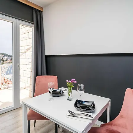 Tayra Dubrovnik