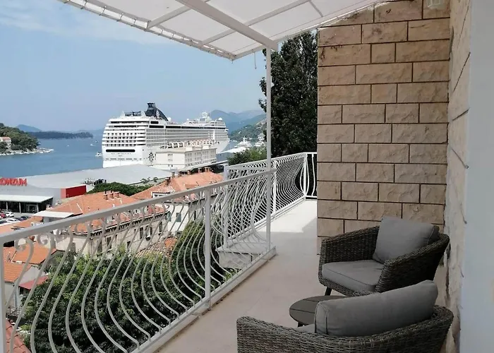 Tayra Dubrovnik